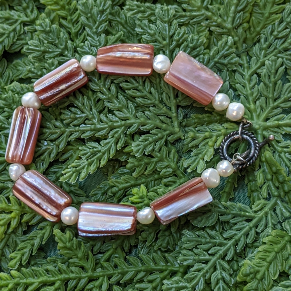 Mother of Pearl and Freshwater Pearl Toggle Clasp Bracelet - Picture 3 of 3